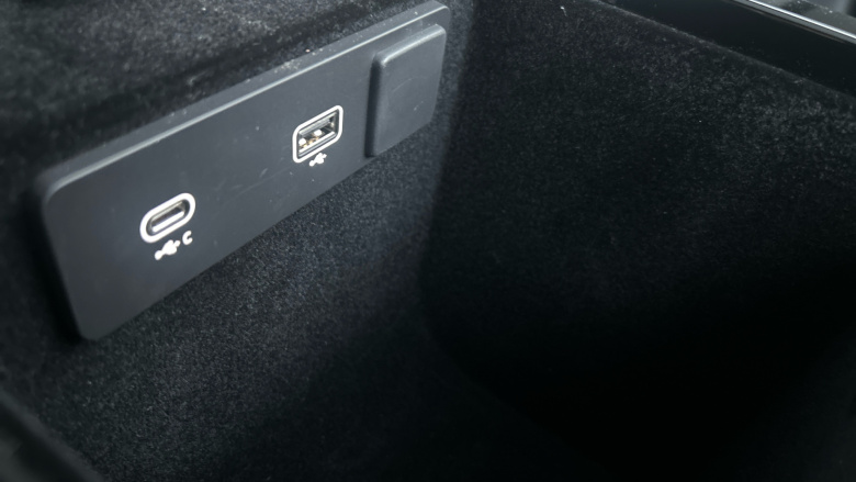 Land Rover Range Rover Velar 2.0 D200 MHEV Dynamic SE 5dr Auto Diesel Estate